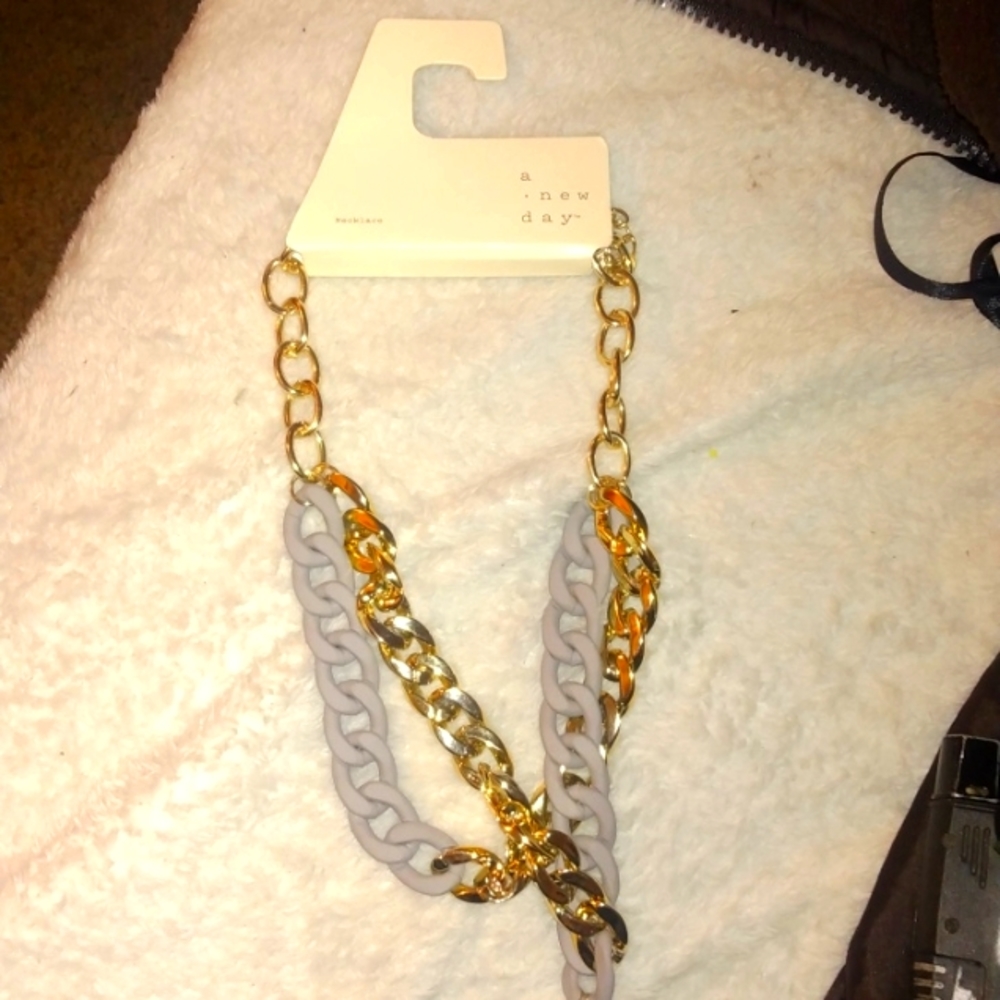 womans necklace